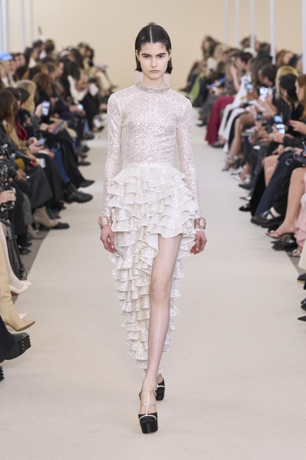 مجموعة Giambattista Valli لخريف وشتاء 2024