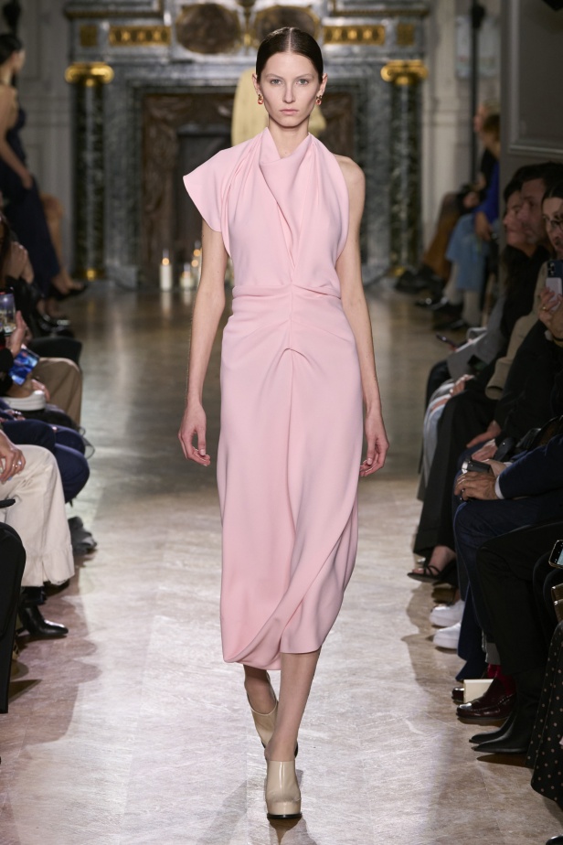 "فيكتوريا بيكهام" خريف و شتاء 2024