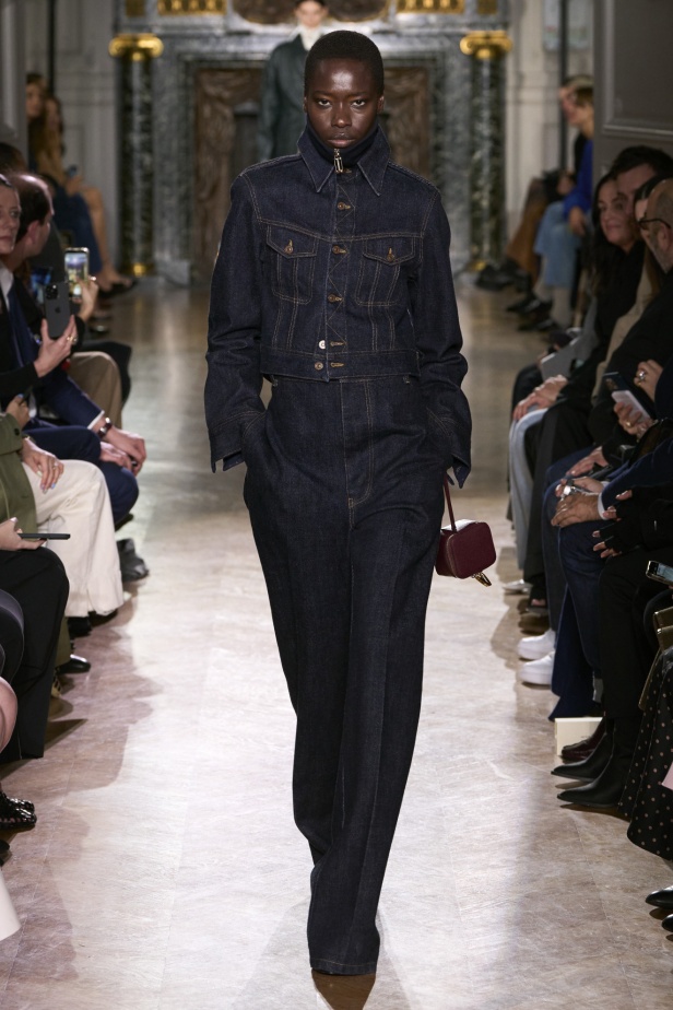 "فيكتوريا بيكهام" خريف و شتاء 2024