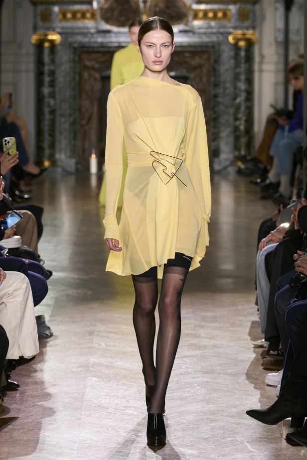 "فيكتوريا بيكهام" خريف و شتاء 2024