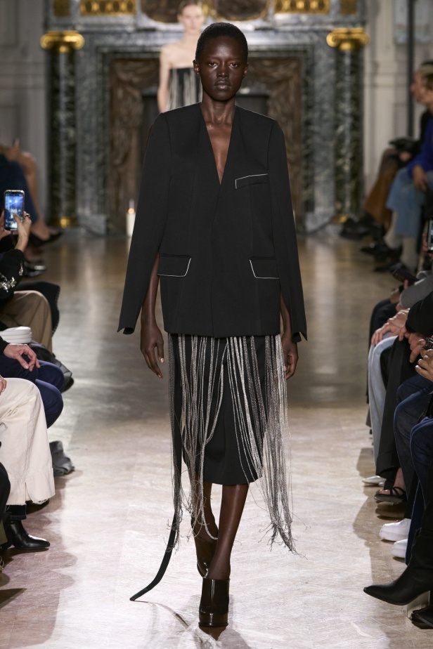 "فيكتوريا بيكهام" خريف و شتاء 2024