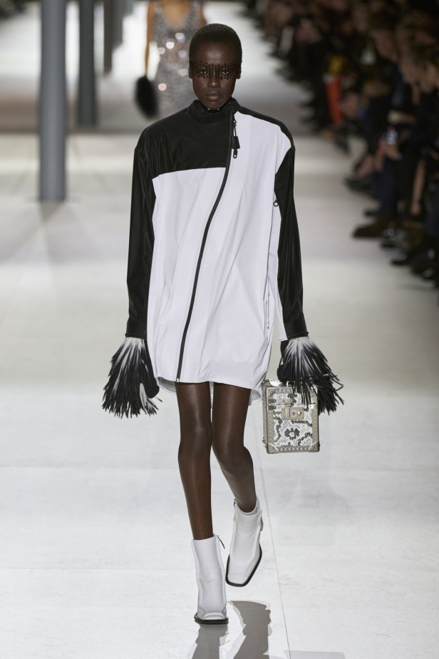 مجموعة Louis Vuitton احتفال بإبداعات Nicolas Ghesquière على مدار 10 سنوات 