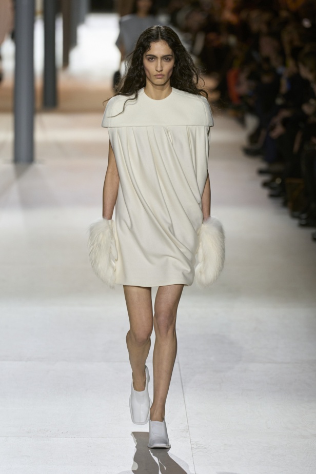 مجموعة Louis Vuitton احتفال بإبداعات Nicolas Ghesquière على مدار 10 سنوات 