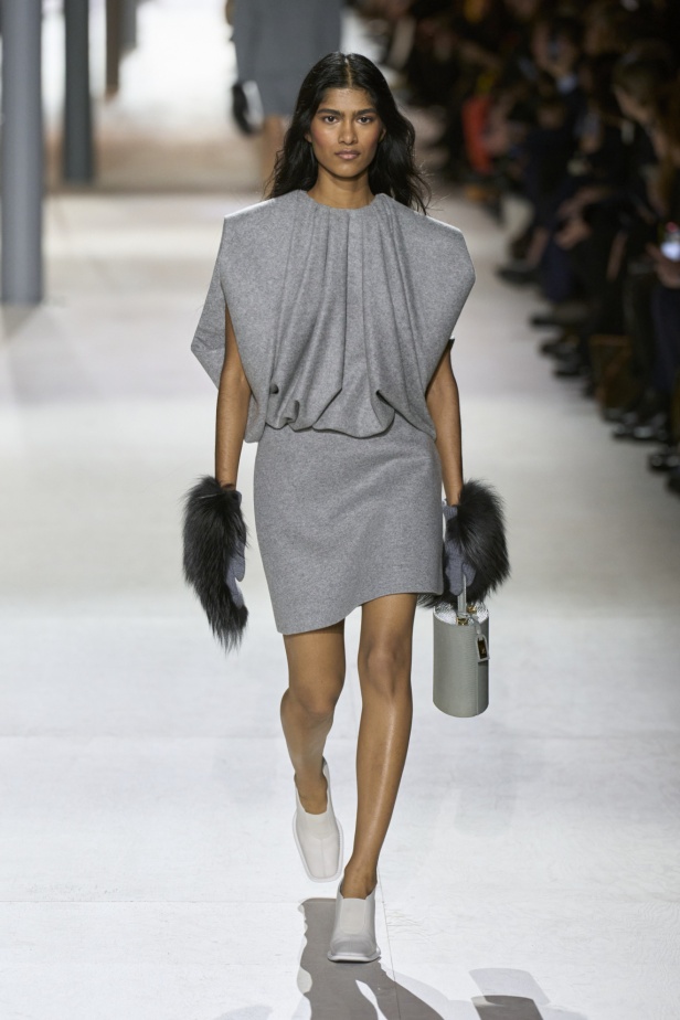 مجموعة Louis Vuitton احتفال بإبداعات Nicolas Ghesquière على مدار 10 سنوات 