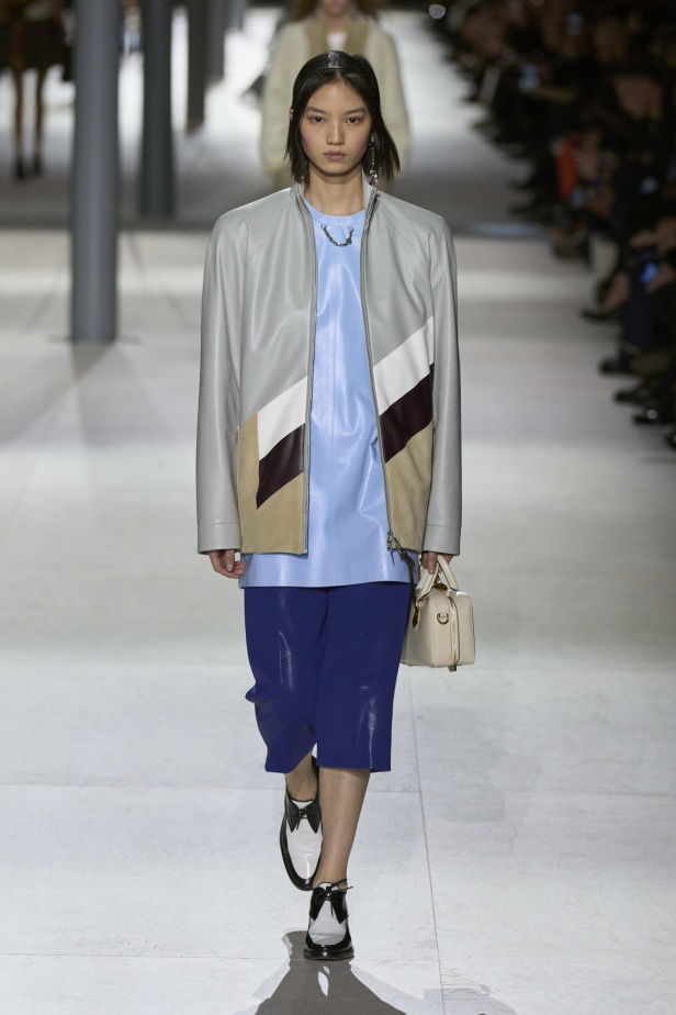 مجموعة Louis Vuitton احتفال بإبداعات Nicolas Ghesquière على مدار 10 سنوات 