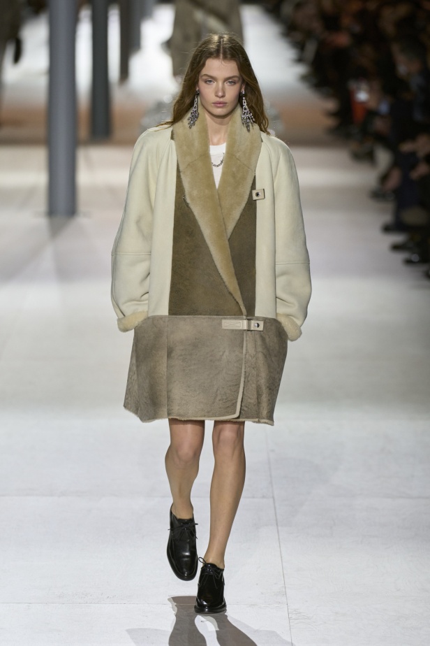 مجموعة Louis Vuitton احتفال بإبداعات Nicolas Ghesquière على مدار 10 سنوات 