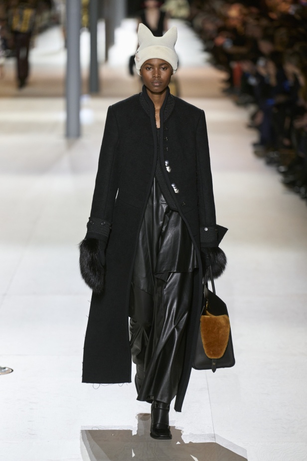 مجموعة Louis Vuitton احتفال بإبداعات Nicolas Ghesquière على مدار 10 سنوات 