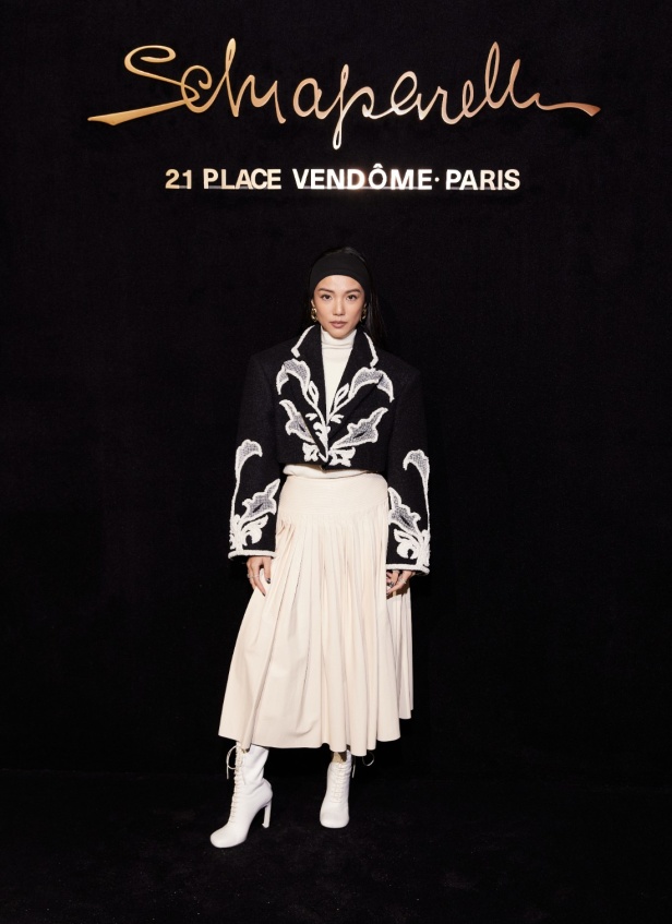 مجموعة Schiaparelli لخريف وشتاء 2024.. فخامة معتادة وعالم من الإبداع