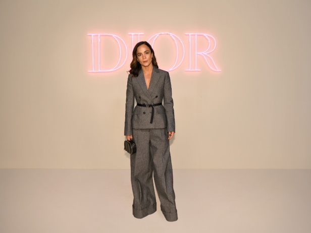 مجموعة ديور Pre-Fall 2024 تجمع بين باريس ونيويورك وتحتفي بلقاء الثقافتين 