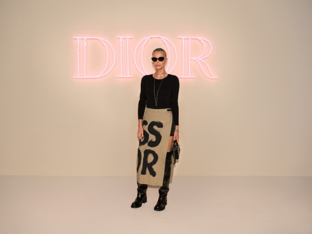 مجموعة ديور Pre-Fall 2024 تجمع بين باريس ونيويورك وتحتفي بلقاء الثقافتين 