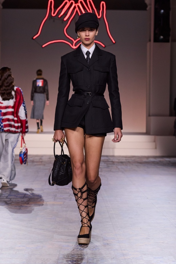 مجموعة ديور Pre-Fall 2024 