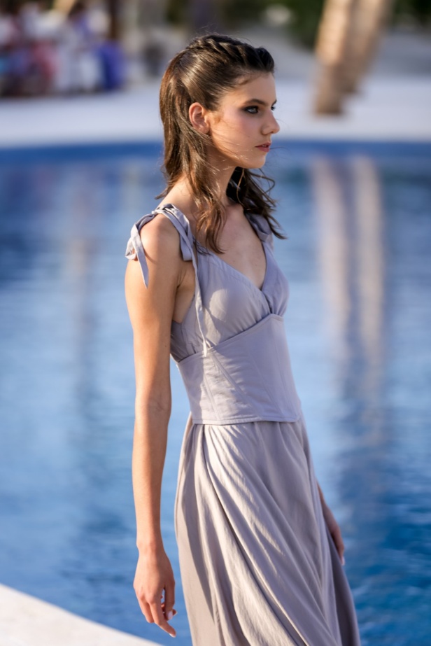 علامة Rebirth تختتم أسبوع البحر الأحمر للموضة بمجموعة مستوحاة من طبيعة المملكة