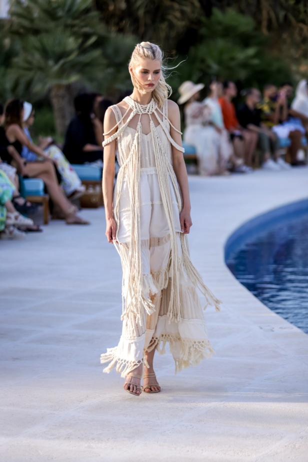 علامة Rebirth تختتم أسبوع البحر الأحمر للموضة بمجموعة مستوحاة من طبيعة المملكة