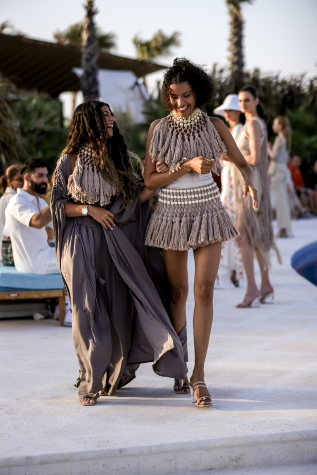 علامة Rebirth تختتم أسبوع البحر الأحمر للموضة بمجموعة مستوحاة من طبيعة المملكة