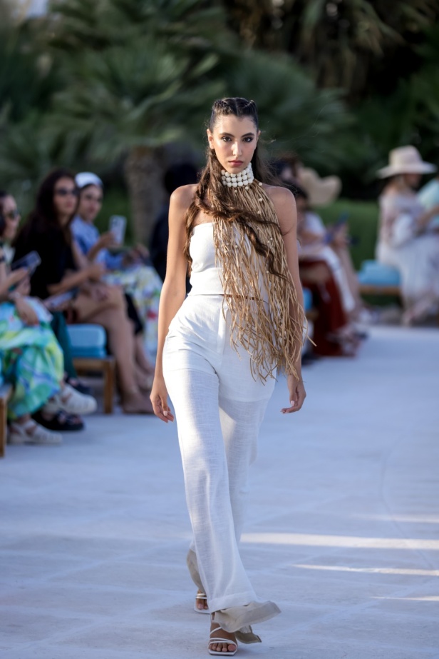 علامة Rebirth تختتم أسبوع البحر الأحمر للموضة بمجموعة مستوحاة من طبيعة المملكة