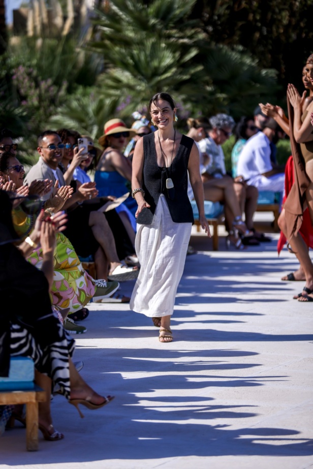 مجموعة متميّزة لعلامة EAU... أجمل تصاميم فساتين البحر وبدل السباحة