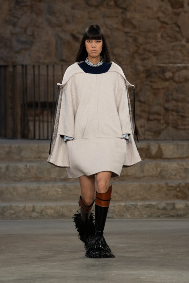 مجموعة Louis Vuitton لـCruise 2025.. تصاميم لافتة مزجت بين الماضي العريق والحداثة