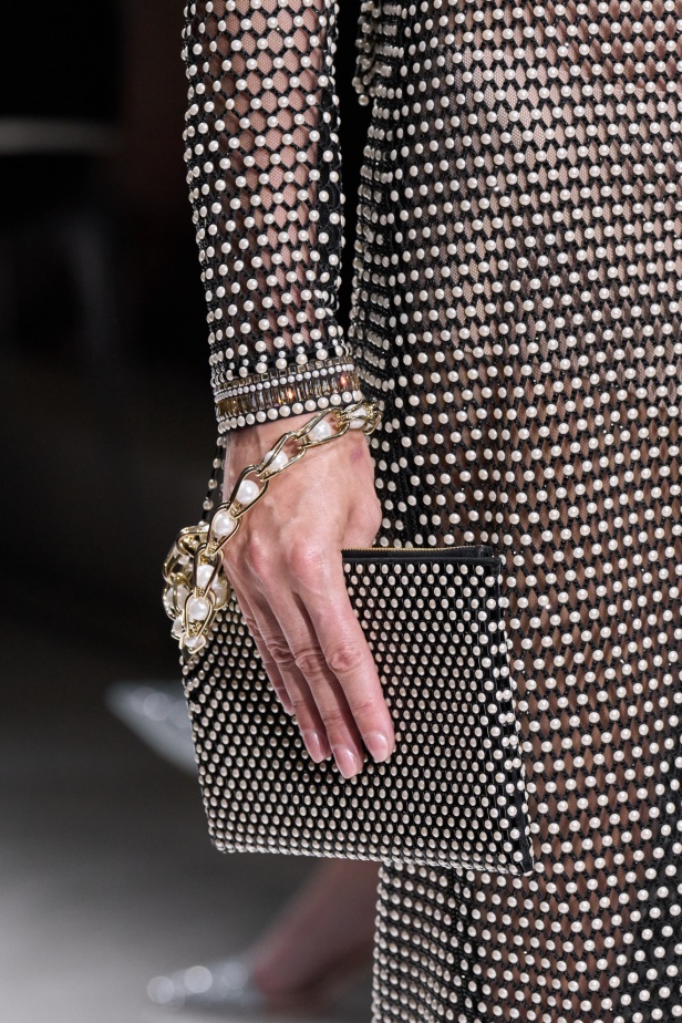 مجموعة Giorgio Armani Privee لخريف شتاء 2024-2025