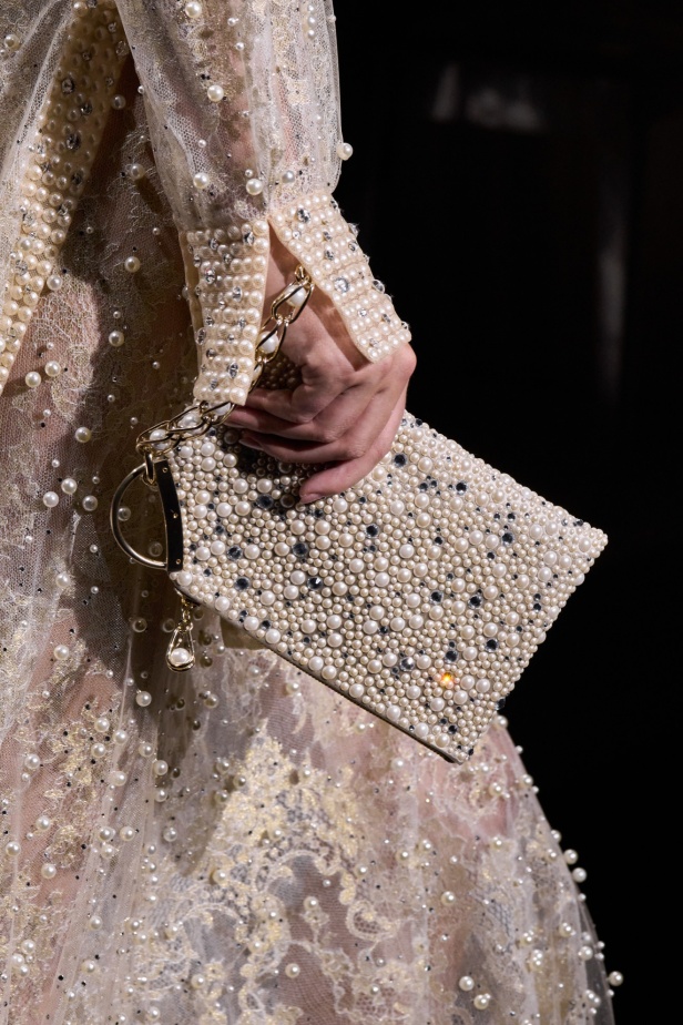 مجموعة Giorgio Armani Privee لخريف شتاء 2024-2025