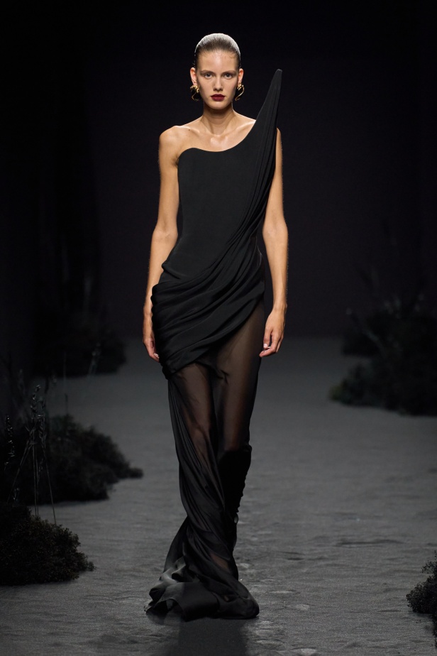 مجموعة Ashi Studio خريف و شتاء 2024 للأزياء الراقية