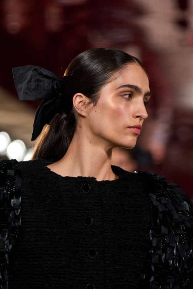 اطلالات جمالية لمجموعة شانيل  لموسم خريف وشتاء 2024-2025