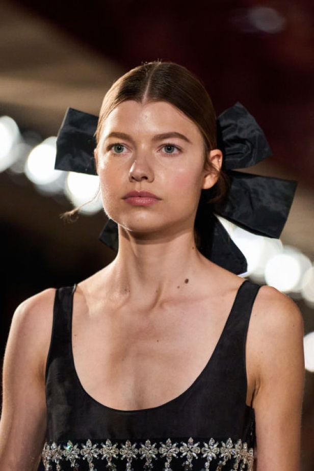 اطلالات جمالية لمجموعة شانيل  لموسم خريف وشتاء 2024-2025