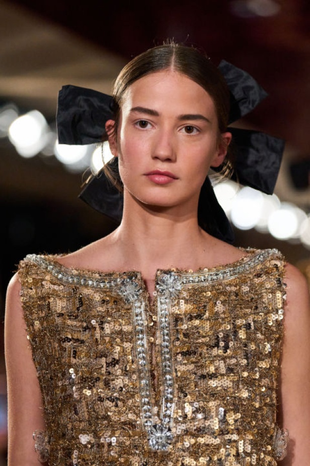 اطلالات جمالية لمجموعة شانيل  لموسم خريف وشتاء 2024-2025