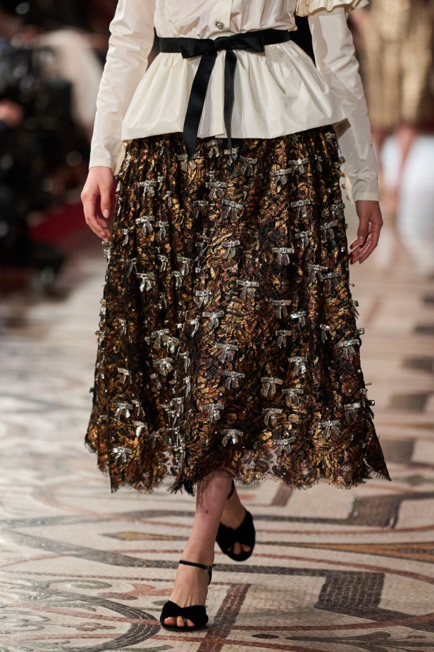 اطلالات جمالية لمجموعة شانيل  لموسم خريف وشتاء 2024-2025