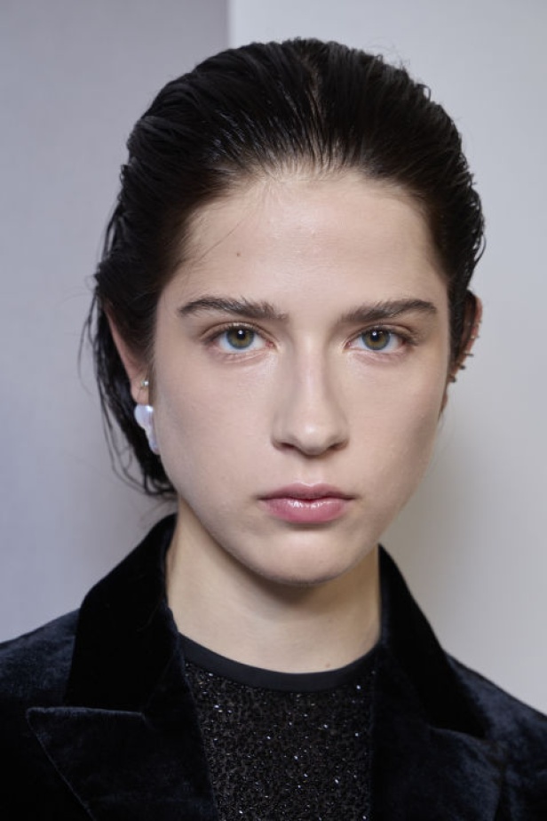 اطلالات جمالية لمجموعة Christian Dior لموسم خريف وشتاء 2025