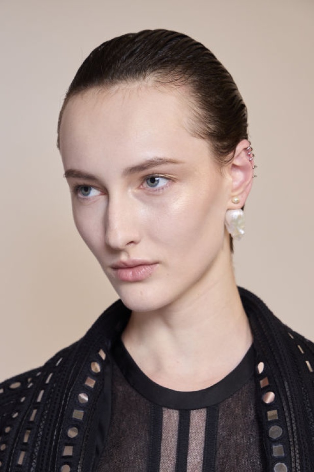 اطلالات جمالية لمجموعة Christian Dior لموسم خريف وشتاء 2025