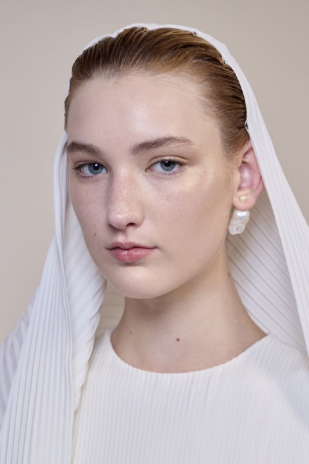 اطلالات جمالية لمجموعة Christian Dior لموسم خريف وشتاء 2025