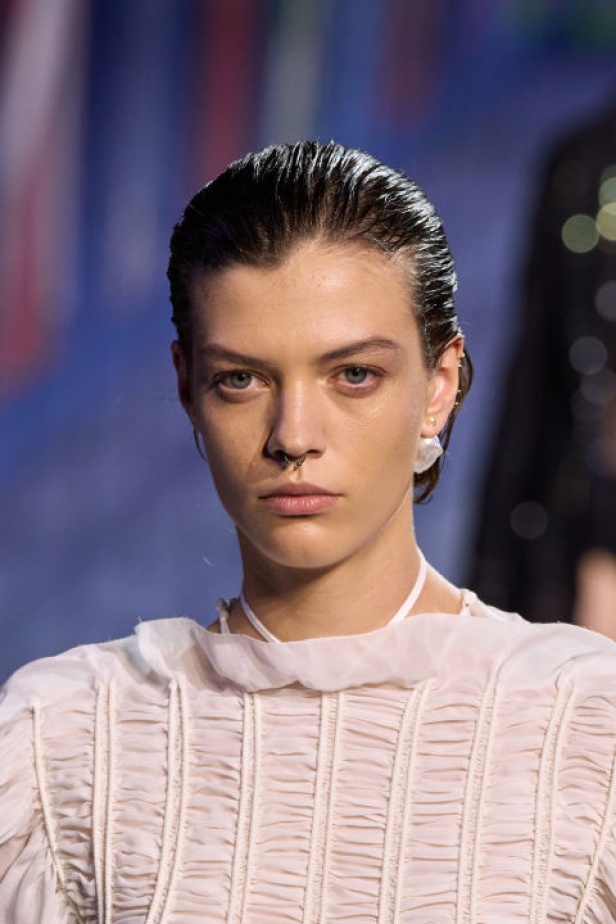 اطلالات جمالية لمجموعة Christian Dior لموسم خريف وشتاء 2025