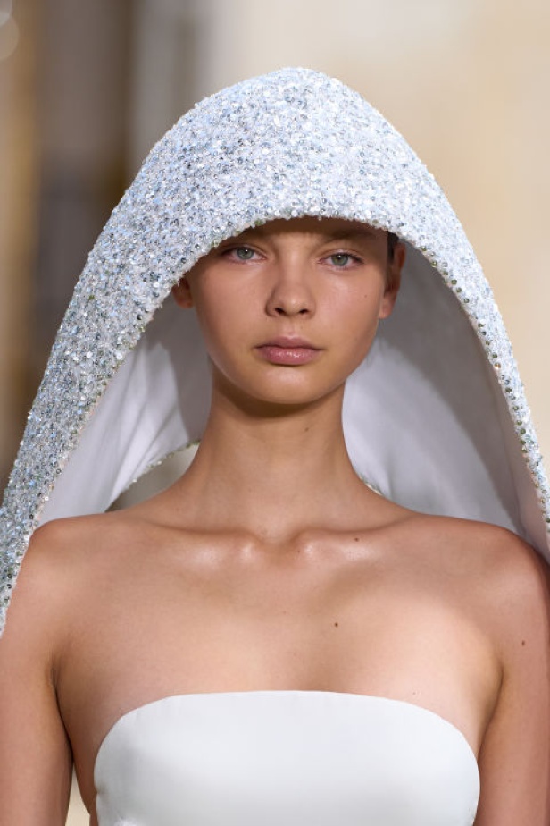 اطلالات جمالية لمجموعة George Hobeika لخريف 2024