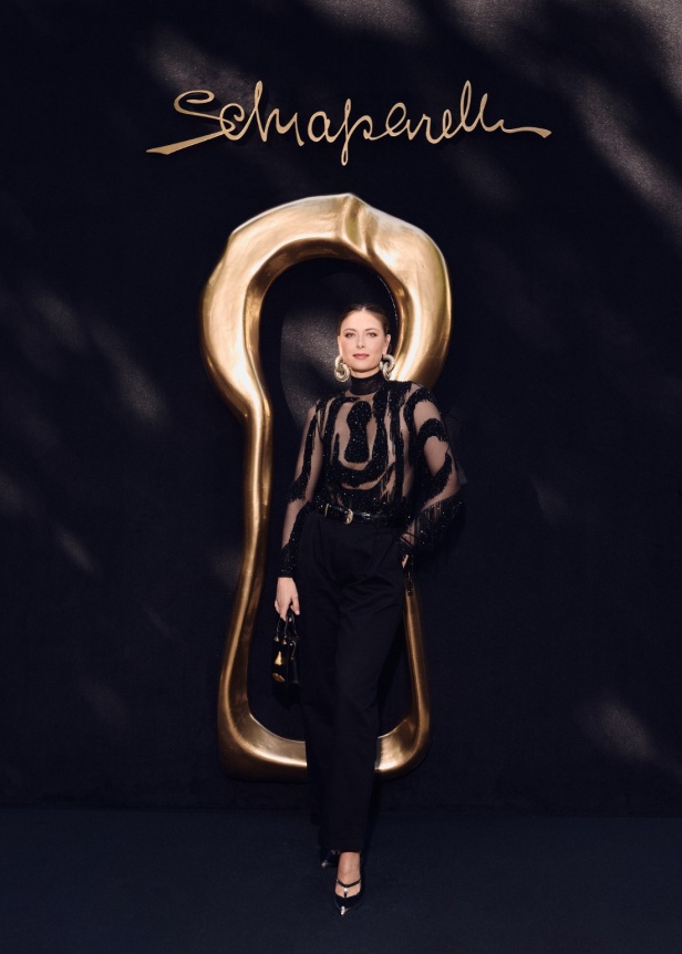 مجموعة Schiaparelli للأزياء الراقية لخريف وشتاء 2025... تكريم لموهبة "إلسا" الفريدة في التجدد