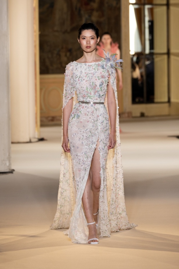 عناصر الطبيعة تستحوذ على مجموعة طوني ورد للأزياء الراقية وتتخذ أشكالاً عديدة من خلال التكاوين والقصات