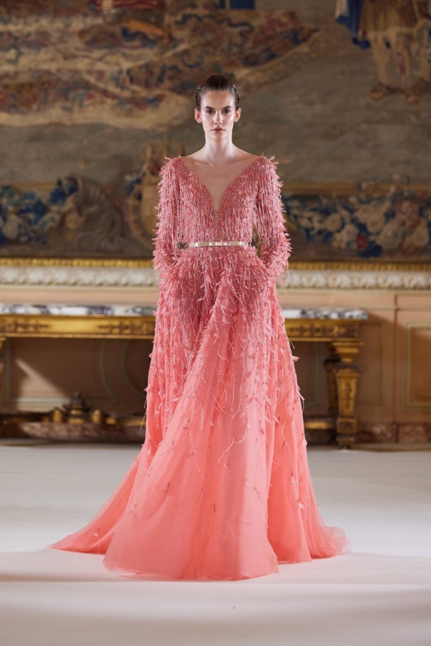 عناصر الطبيعة تستحوذ على مجموعة طوني ورد للأزياء الراقية وتتخذ أشكالاً عديدة من خلال التكاوين والقصات