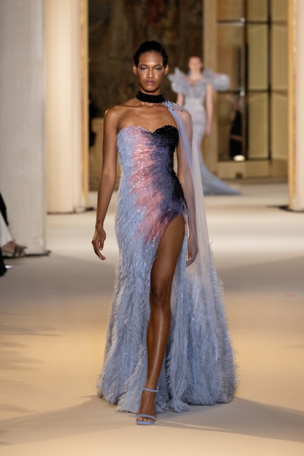 عناصر الطبيعة تستحوذ على مجموعة طوني ورد للأزياء الراقية وتتخذ أشكالاً عديدة من خلال التكاوين والقصات