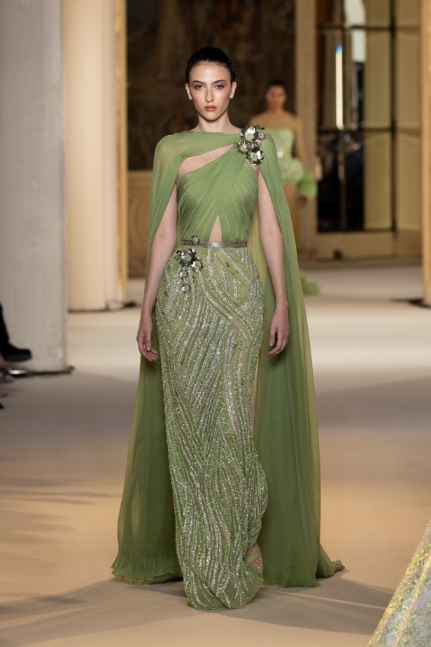 عناصر الطبيعة تستحوذ على مجموعة طوني ورد للأزياء الراقية وتتخذ أشكالاً عديدة من خلال التكاوين والقصات