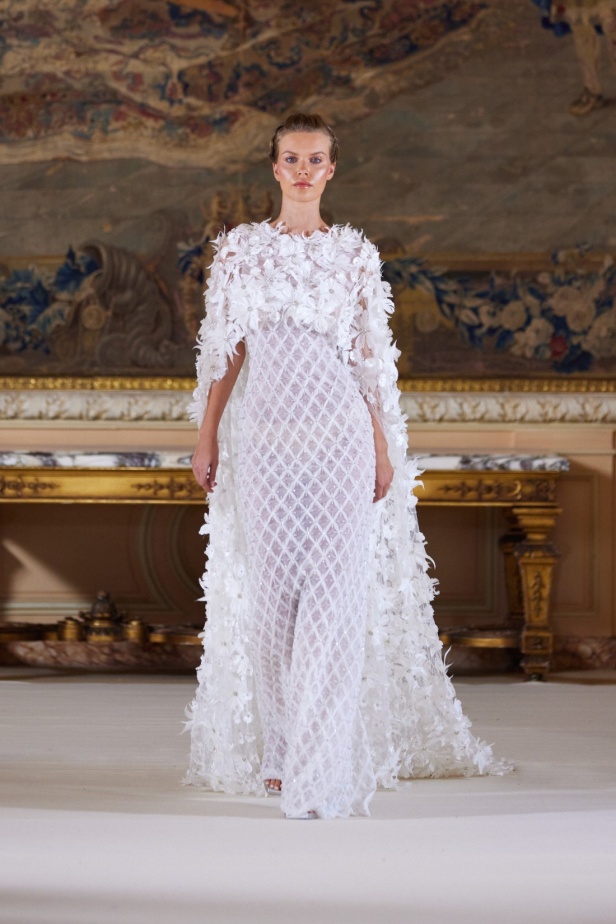 عناصر الطبيعة تستحوذ على مجموعة طوني ورد للأزياء الراقية وتتخذ أشكالاً عديدة من خلال التكاوين والقصات