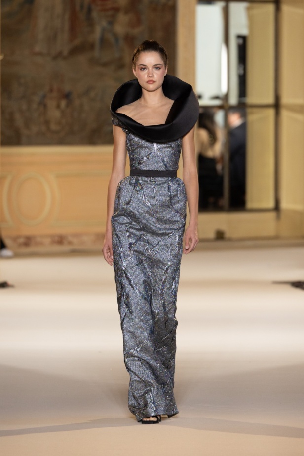 عناصر الطبيعة تستحوذ على مجموعة طوني ورد للأزياء الراقية وتتخذ أشكالاً عديدة من خلال التكاوين والقصات