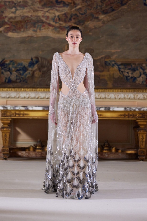 عناصر الطبيعة تستحوذ على مجموعة طوني ورد للأزياء الراقية وتتخذ أشكالاً عديدة من خلال التكاوين والقصات