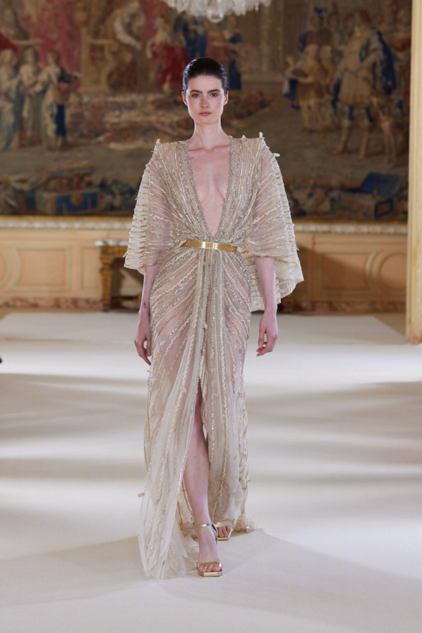 عناصر الطبيعة تستحوذ على مجموعة طوني ورد للأزياء الراقية وتتخذ أشكالاً عديدة من خلال التكاوين والقصات