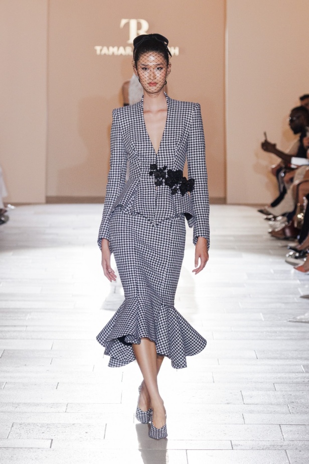 مجموعة Tamara Ralph للأزياء الراقية لموسم خريف وشتاء 2024-2025... عندما تعبّر التصاميم عن العاطفة والفن والروعة الدائمة