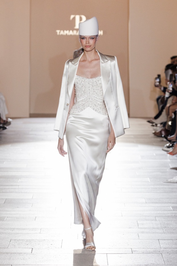 مجموعة Tamara Ralph للأزياء الراقية لموسم خريف وشتاء 2024-2025... عندما تعبّر التصاميم عن العاطفة والفن والروعة الدائمة