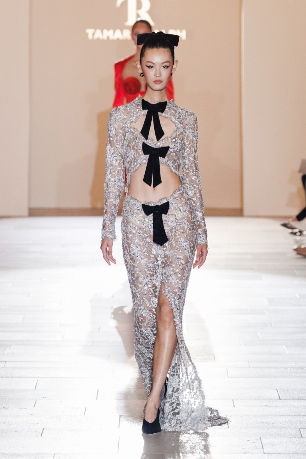 مجموعة Tamara Ralph للأزياء الراقية لموسم خريف وشتاء 2024-2025... عندما تعبّر التصاميم عن العاطفة والفن والروعة الدائمة