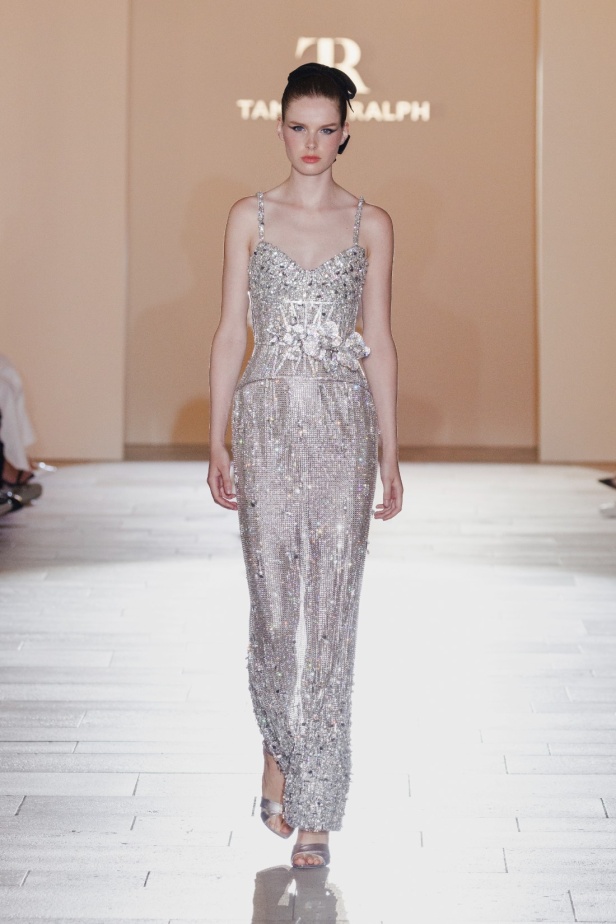 مجموعة Tamara Ralph للأزياء الراقية لموسم خريف وشتاء 2024-2025... عندما تعبّر التصاميم عن العاطفة والفن والروعة الدائمة