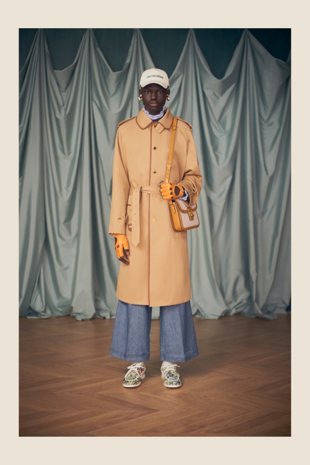 "فالينتنو" تفاجئ عشاق الدار والموضة بأول مجموعة تحمل توقيع Alessandro Michele... مزيج بين سمات العلامة ولمسة المصمم الخاصة 