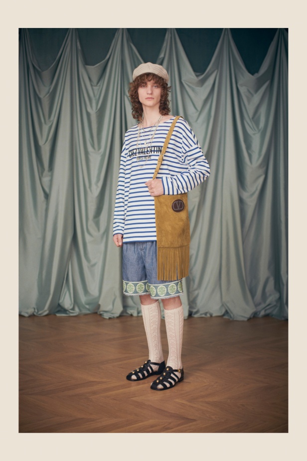 "فالينتنو" تفاجئ عشاق الدار والموضة بأول مجموعة تحمل توقيع Alessandro Michele... مزيج بين سمات العلامة ولمسة المصمم الخاصة 