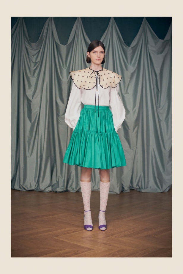 "فالينتنو" تفاجئ عشاق الدار والموضة بأول مجموعة تحمل توقيع Alessandro Michele... مزيج بين سمات العلامة ولمسة المصمم الخاصة 