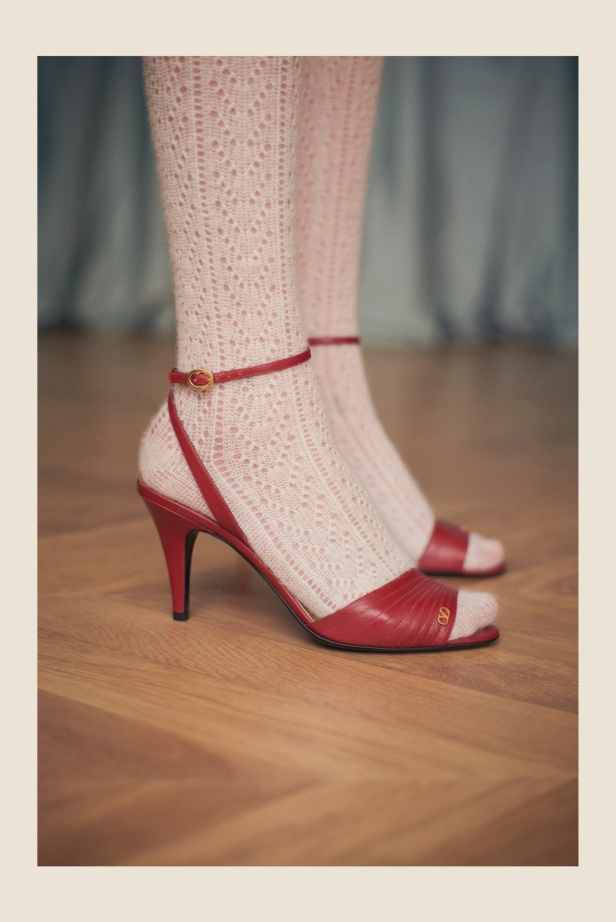 "فالينتنو" تفاجئ عشاق الدار والموضة بأول مجموعة تحمل توقيع Alessandro Michele... مزيج بين سمات العلامة ولمسة المصمم الخاصة 